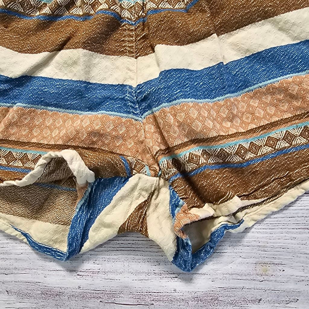 Kavu medium pull on short w/Aztec design. Brown, blue, cream - Picture 5 of 10